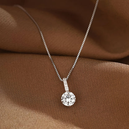 Elegant Geometric Solitaire Rhinestone Pendant Necklace for Women, Alloy with Unique Plating, Fashionable Collarbone Chain for Daily and Party Wear