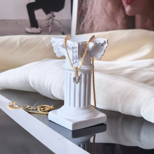 Elegant Geometric Solitaire Rhinestone Pendant Necklace for Women, Alloy with Unique Plating, Fashionable Collarbone Chain for Daily and Party Wear