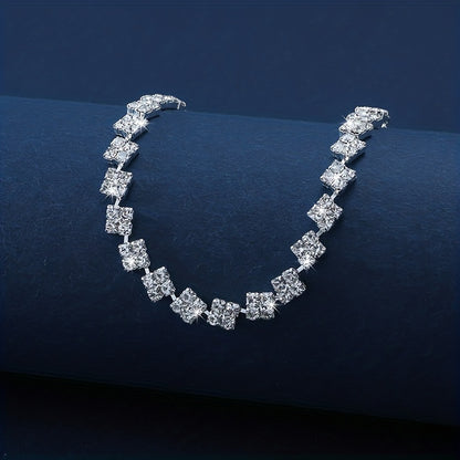Luxurious Sparkling Rhinestone Claw Chain Bracelet for Women - Elegant Square Design, Perfect for Casual Attire, Fashion Trend, Rhinestone, Welding