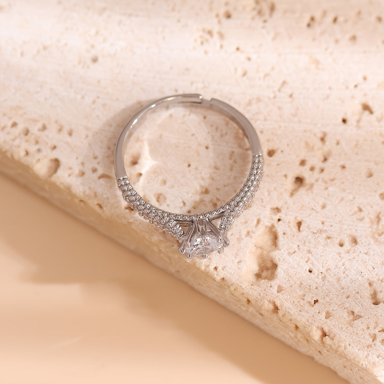 A Single Ring For Women With A Cool And Elegant Style, Light Luxury, High-end, Simple, And With A Touch Of Copper Inlay And Synthetic Zirconia.