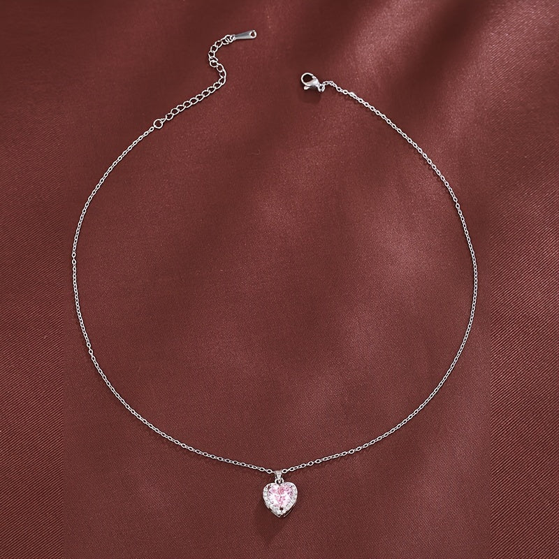 Sweet And Cool Heart Design Necklace with Heart-Shaped Synthetic Zirconia, Perfect for a Lovely Girl.