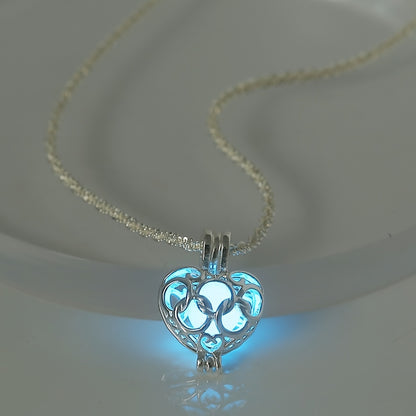 Nooxian Elegant Heart-Shaped Luminous Pendant Necklace - Classic Vacation Style, Glow-in-the-Dark Resin Charm, Copper Chain, Ideal for Daily Wear & Gifts, Valentine'S Day Special, Luminous Jewelry|Classic Necklace|Resin Penda
