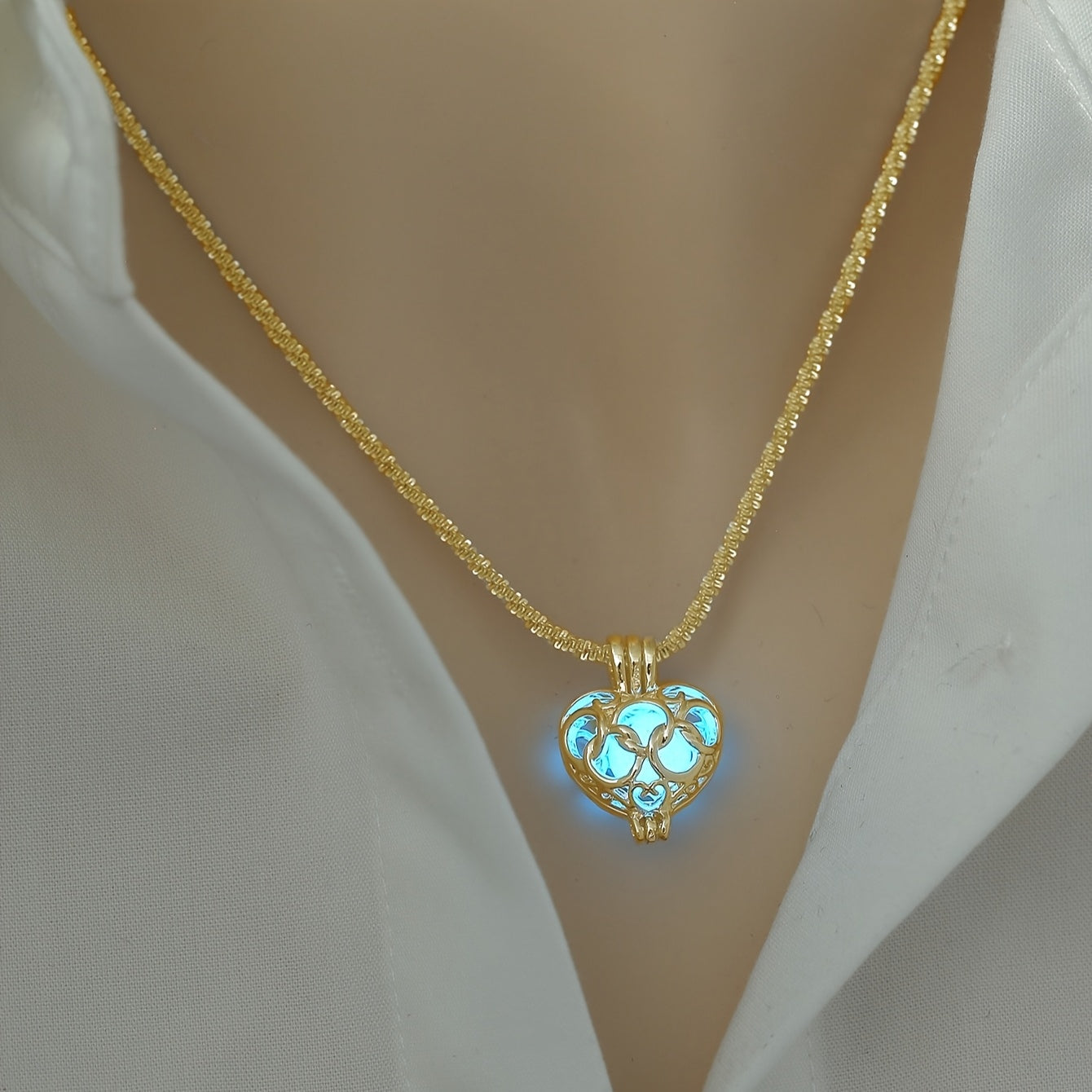 Nooxian Elegant Heart-Shaped Luminous Pendant Necklace - Classic Vacation Style, Glow-in-the-Dark Resin Charm, Copper Chain, Ideal for Daily Wear & Gifts, Valentine'S Day Special, Luminous Jewelry|Classic Necklace|Resin Penda