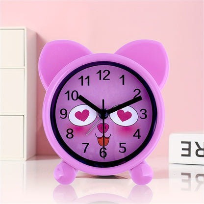 A pink cartoon animal-shaped alarm clock that simulates, silent without ticking, a plastic clock powered by batteries, can be set to remind, suitable for rooms, bedside tables, desks, ideal gift (without batteries)
