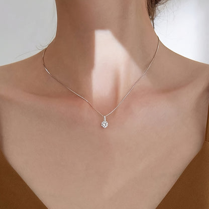 Elegant Geometric Solitaire Rhinestone Pendant Necklace for Women, Alloy with Unique Plating, Fashionable Collarbone Chain for Daily and Party Wear