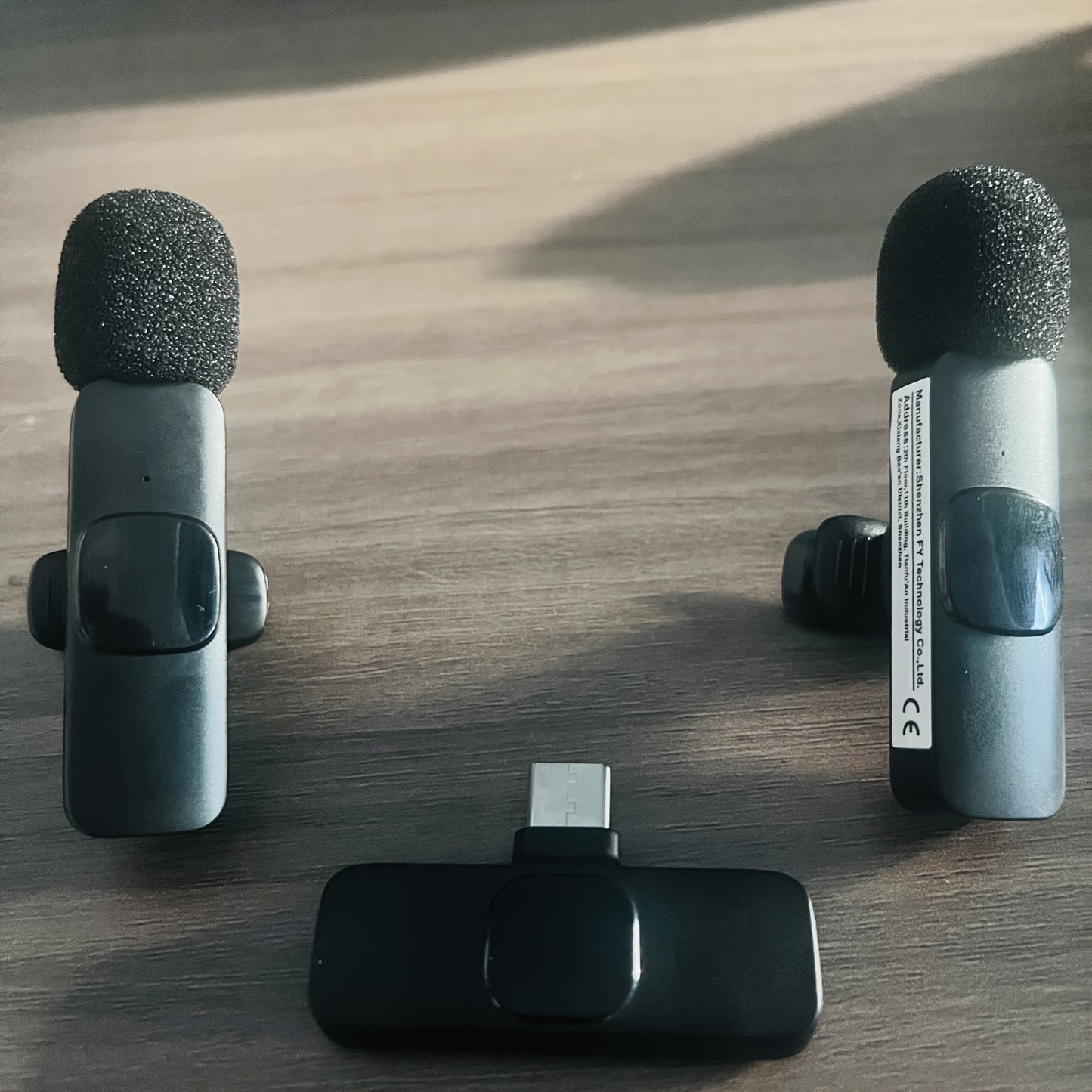 Feng Yang Wireless Lavalier Microphone, Plug and Play, Type C Phone Compatible