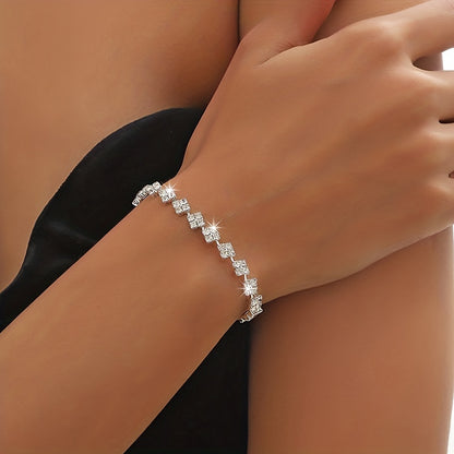 Luxurious Sparkling Rhinestone Claw Chain Bracelet for Women - Elegant Square Design, Perfect for Casual Attire, Fashion Trend, Rhinestone, Welding