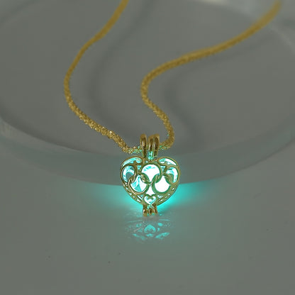 Nooxian Elegant Heart-Shaped Luminous Pendant Necklace - Classic Vacation Style, Glow-in-the-Dark Resin Charm, Copper Chain, Ideal for Daily Wear & Gifts, Valentine'S Day Special, Luminous Jewelry|Classic Necklace|Resin Penda